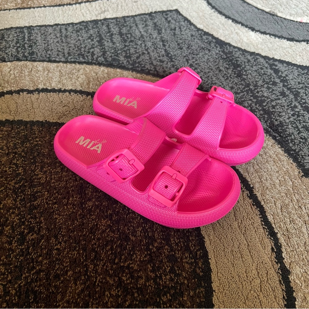 Little Girl MIA Size 1